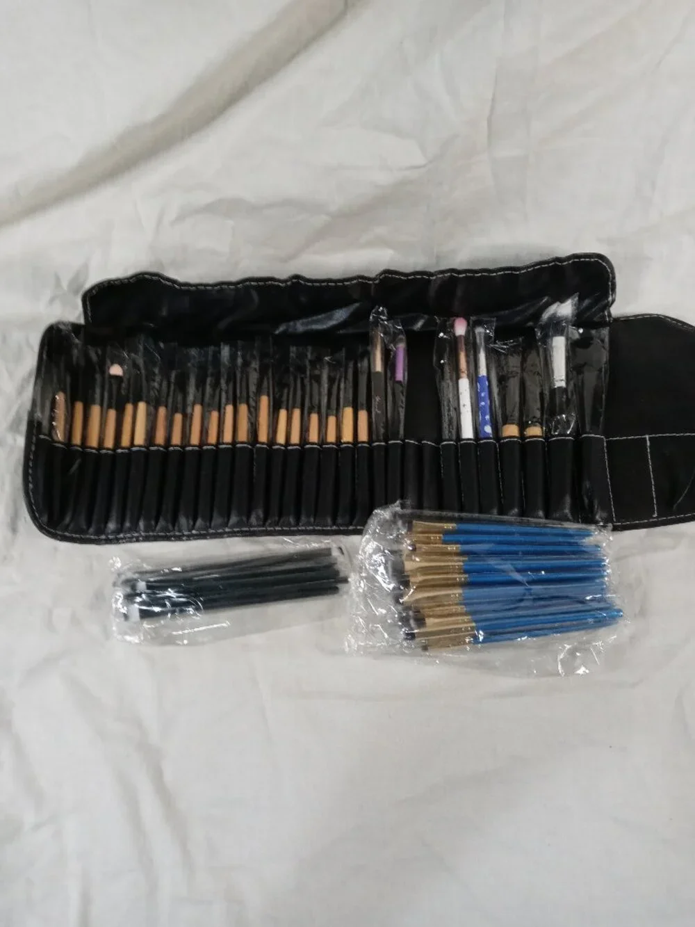 Huge Lot Assorted Women Beauty Makeup Cosmetic Brushes Bundle w Case in New Cond